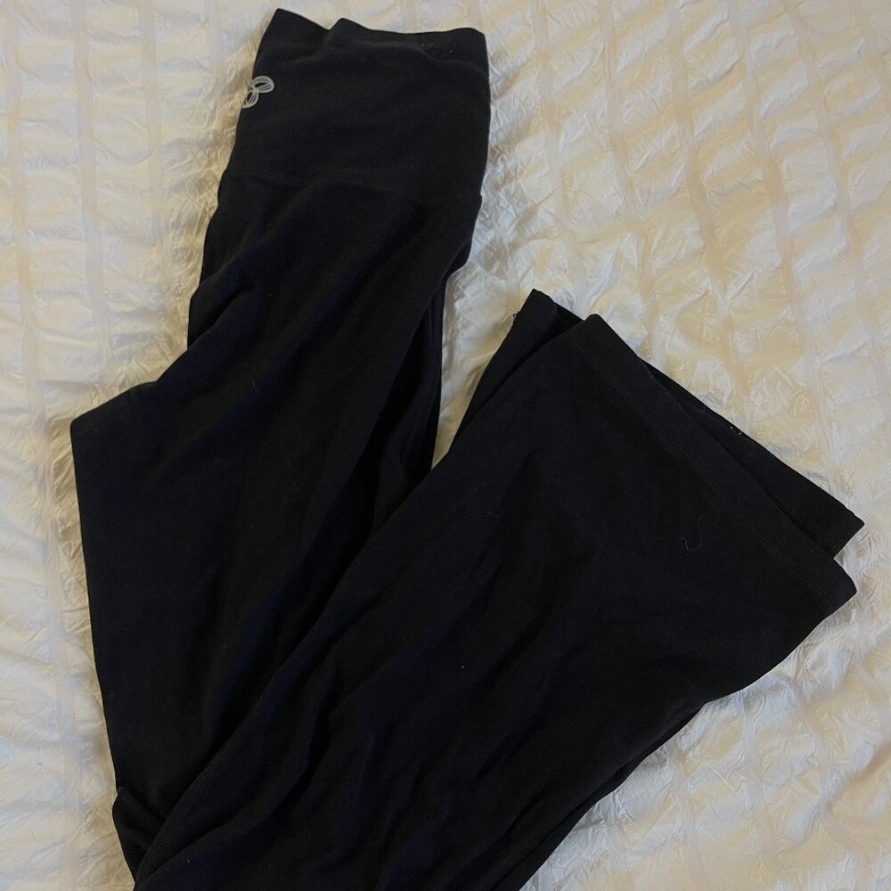 Aritzia TnaBUTTER™ Atmosphere Flare Hi-Rise Legging